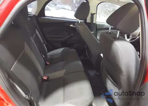 2014 Ford Focus Se z USA, uszkodzony, nr VIN 1FADP3K26EL248634